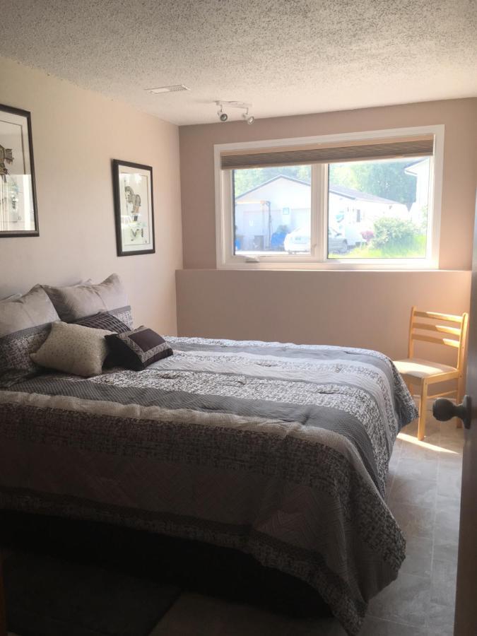 Polar Nights Bed & Breakfast Yellowknife Bagian luar foto
