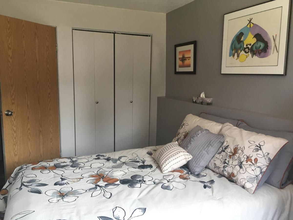 Polar Nights Bed & Breakfast Yellowknife Bagian luar foto