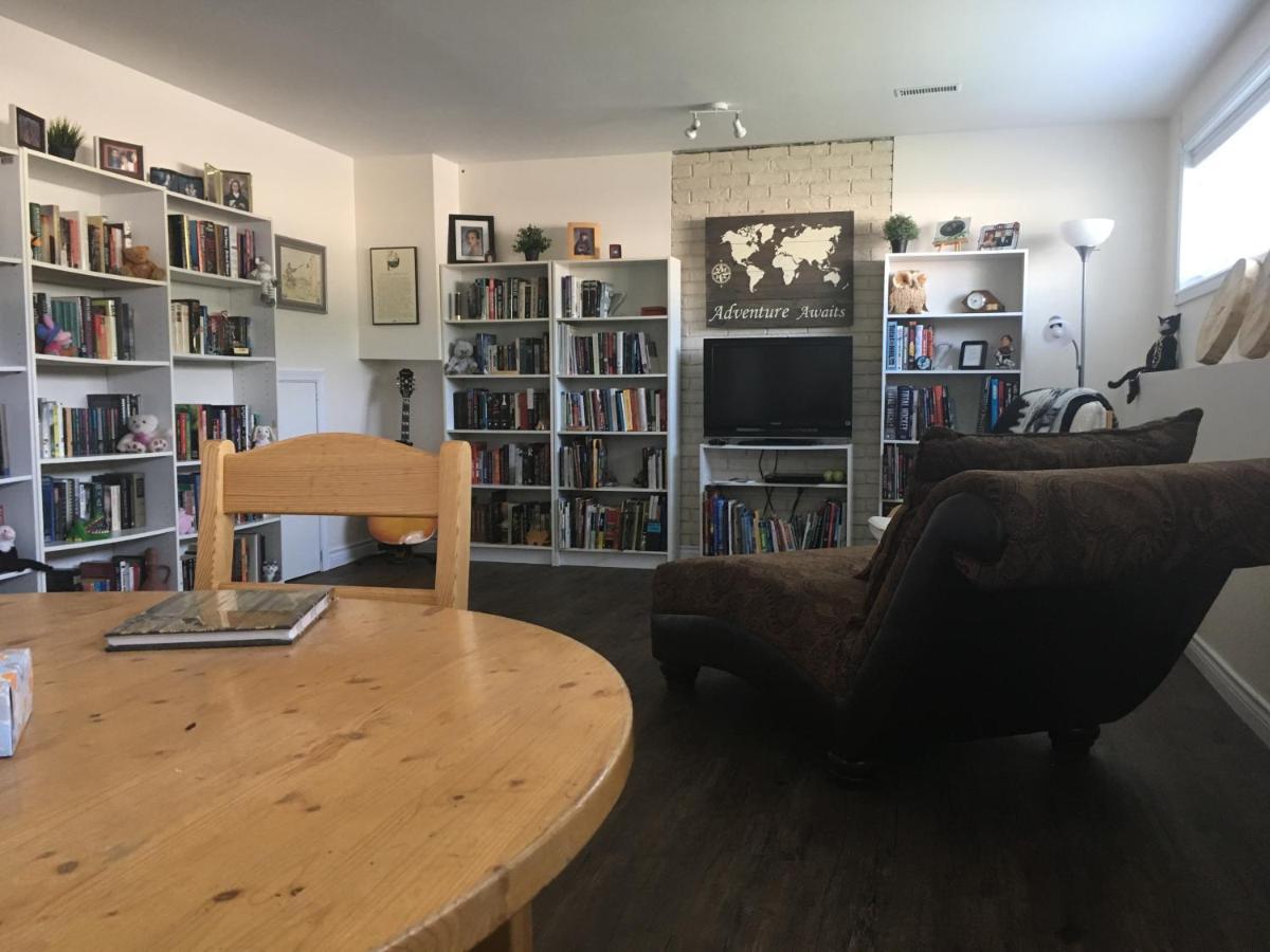 Polar Nights Bed & Breakfast Yellowknife Bagian luar foto