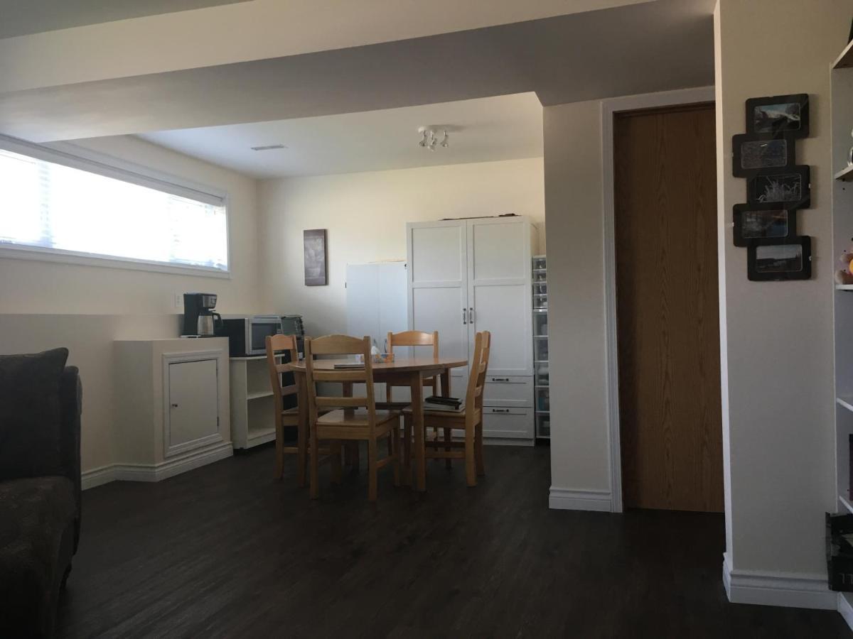 Polar Nights Bed & Breakfast Yellowknife Bagian luar foto