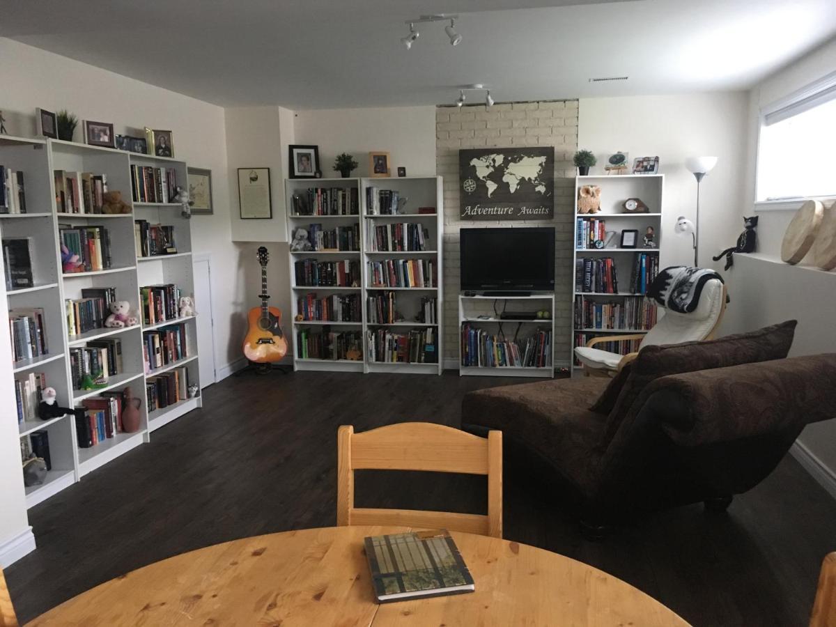 Polar Nights Bed & Breakfast Yellowknife Bagian luar foto