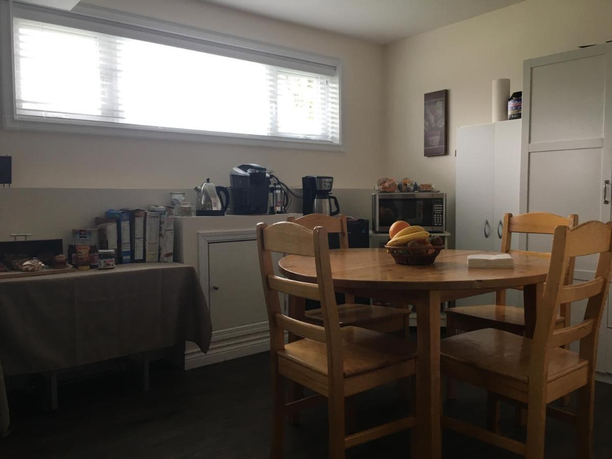 Polar Nights Bed & Breakfast Yellowknife Bagian luar foto