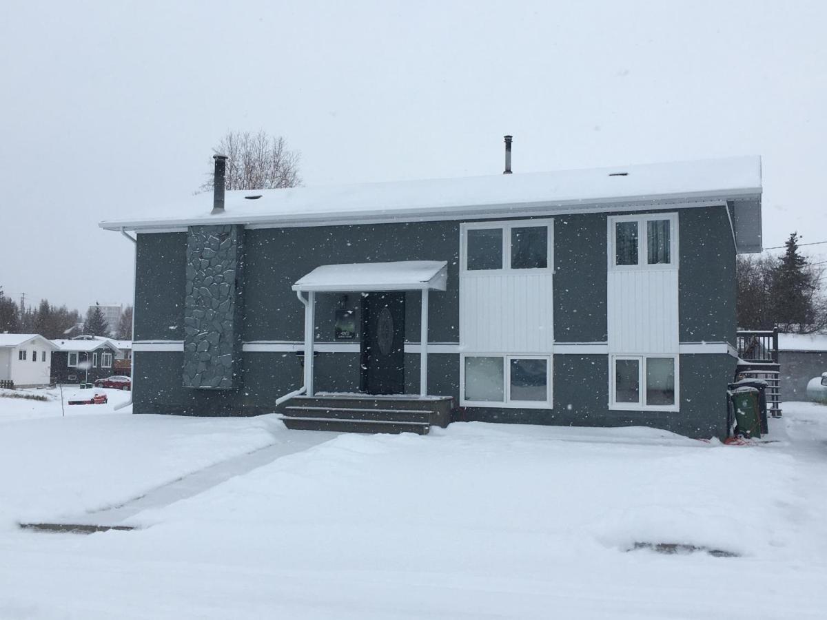 Polar Nights Bed & Breakfast Yellowknife Bagian luar foto