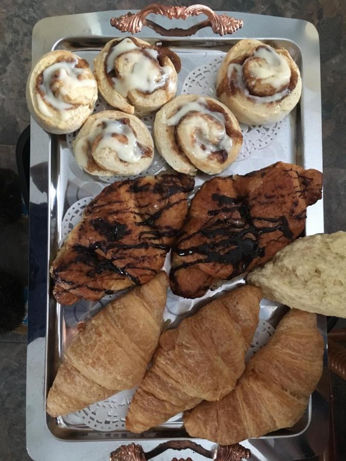 Polar Nights Bed & Breakfast Yellowknife Bagian luar foto