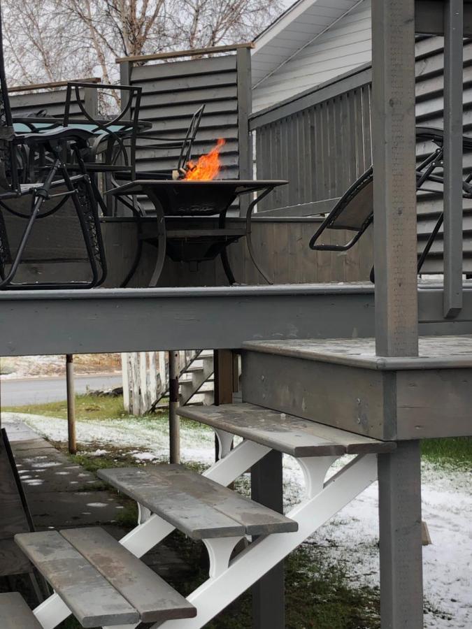 Polar Nights Bed & Breakfast Yellowknife Bagian luar foto