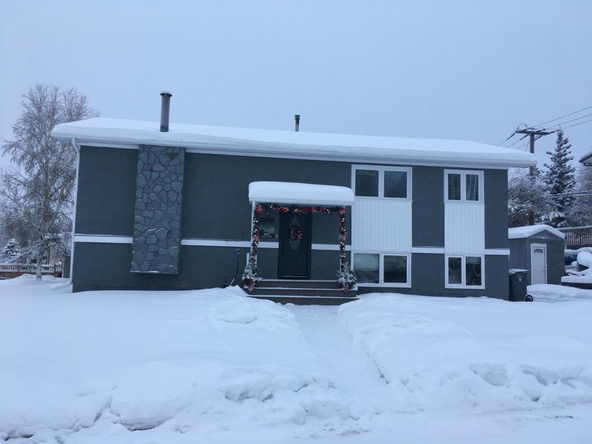 Polar Nights Bed & Breakfast Yellowknife Bagian luar foto